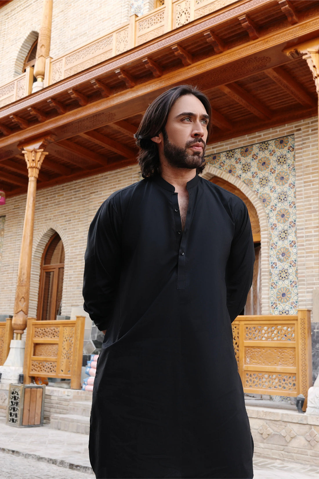 Tashkent Night – Jet Black
